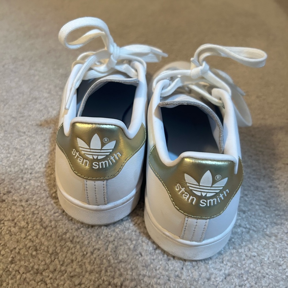 Kids size 5.5  (women’s 7) , worn twice